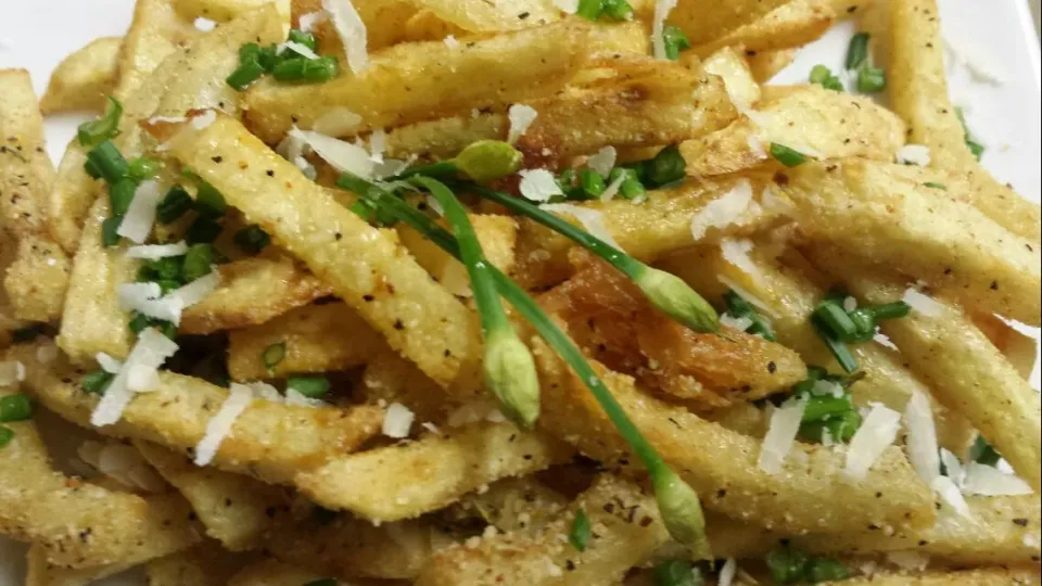 Parmesan & rosemary garlic fries     #frenchfries #fries #potatoes #garlic #rosemary|Culinary Kissesさん