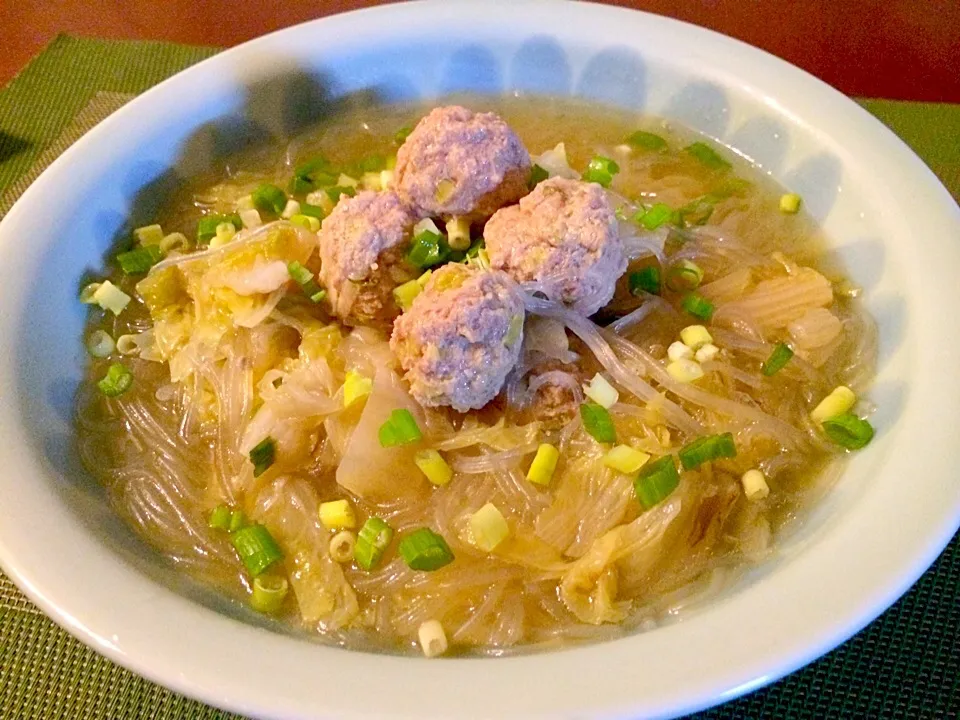 Chinese cabbage soup of vermicelli &meat balls♨️肉団子と春雨の白菜ｽｰﾌﾟby mom&me|🌈Ami🍻さん