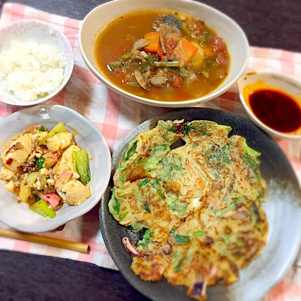 Snapdishの料理写真:海鮮スープ/豆腐と青梗菜の炒め物/チヂミ|2boy mamさん