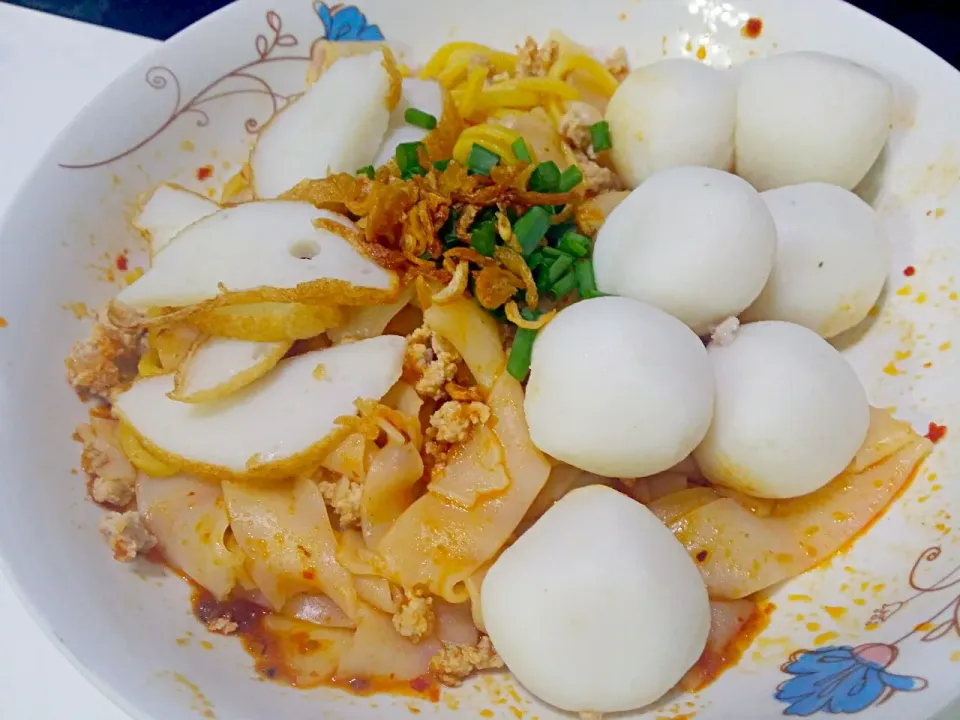 Snapdishの料理写真:Fishball noodles😍😍😍|🌷lynnlicious🌷さん