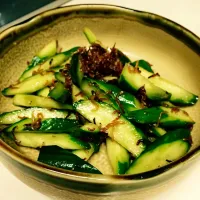 Snapdishの料理写真:Marinated Cucumber with Fried Small Fishes / きゅうりとジャコの和え物|momocoさん