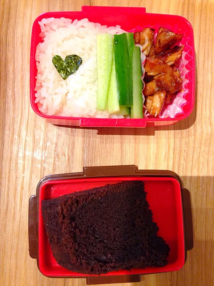 Kids bento chicken tenpakayi and cake|adilahさん