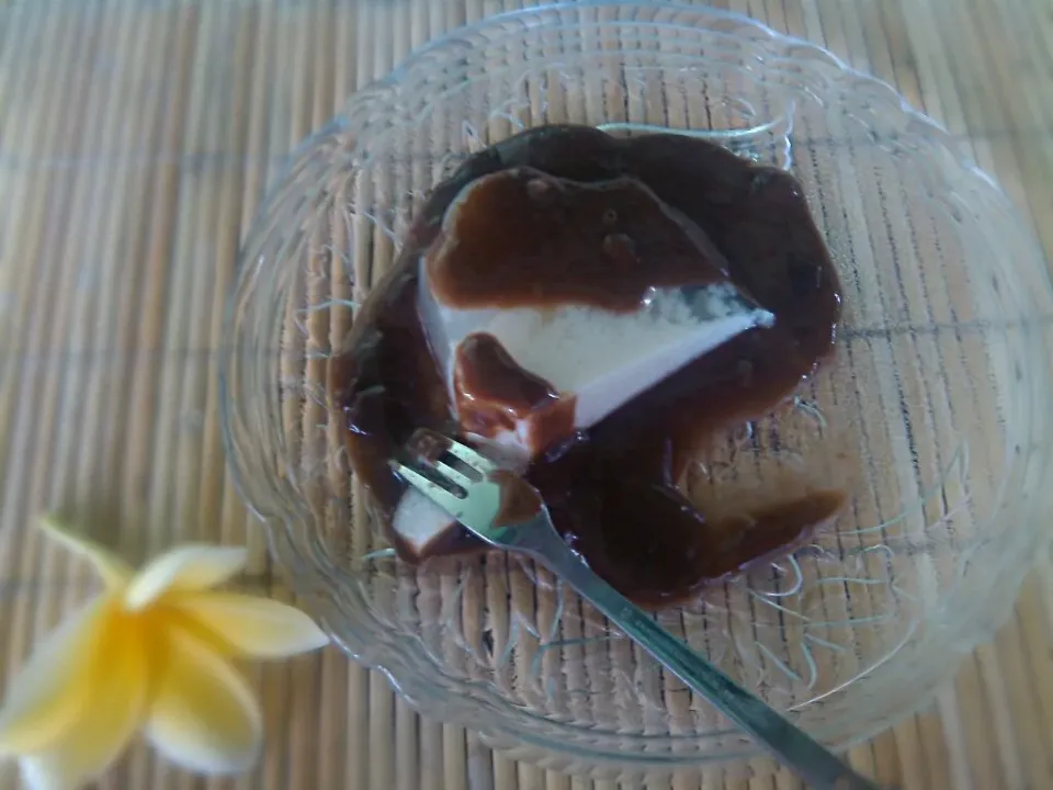 puding almond siram vla coklat|cancerina pandanさん