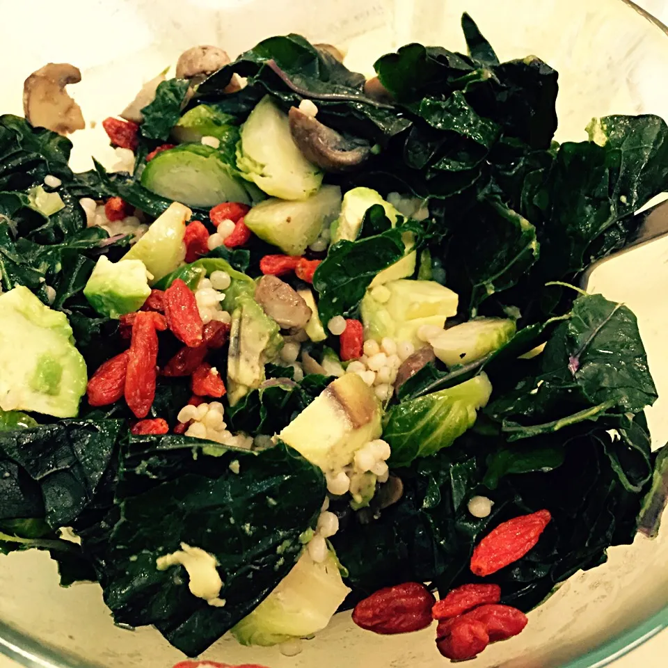 Steamed Brussels sprouts and kale, with Israeli couscous, cremini mushrooms in miso sauce, goji berries and avocado|georgianaさん