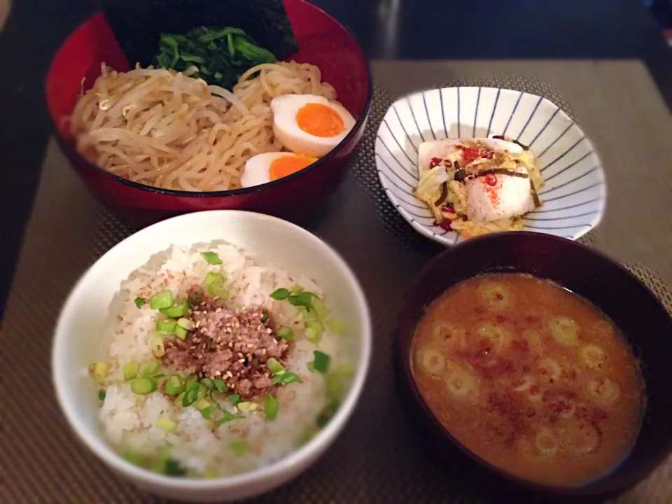 Snapdishの料理写真:つけ麺、そぼろご飯、白菜の浅漬け|ayumiさん