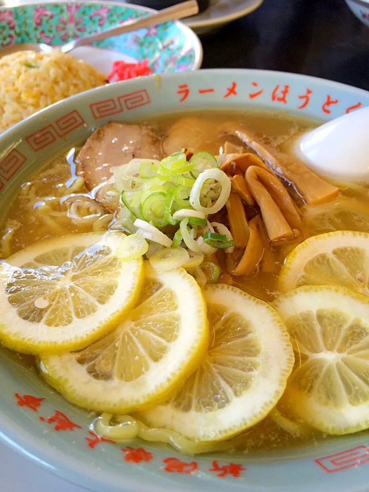 Snapdishの料理写真:レモンラーメン|Katsuyuki Yamadaさん