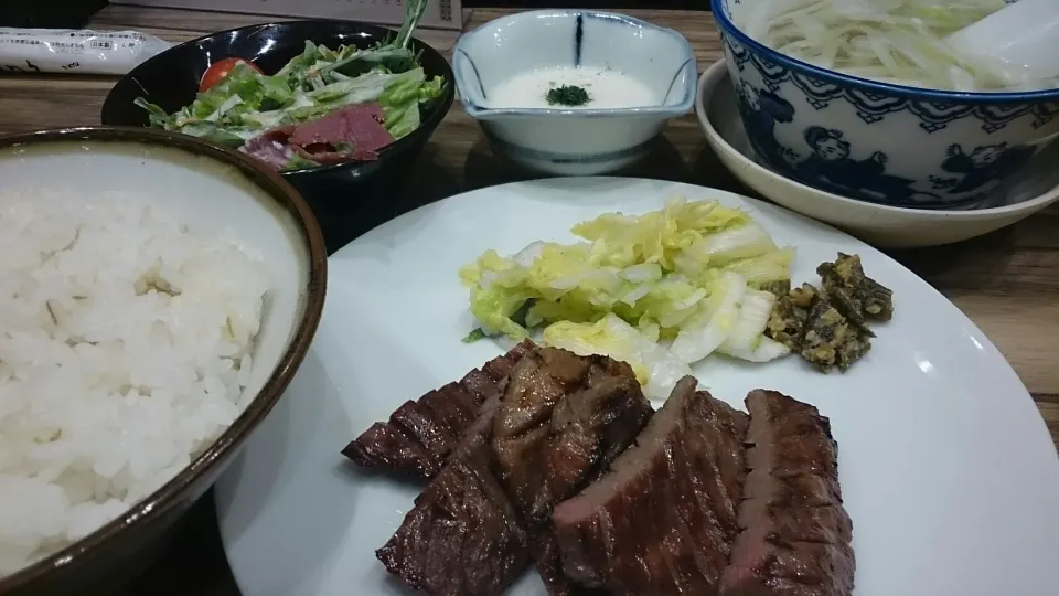 Snapdishの料理写真:たんとろ定食|サイファさん