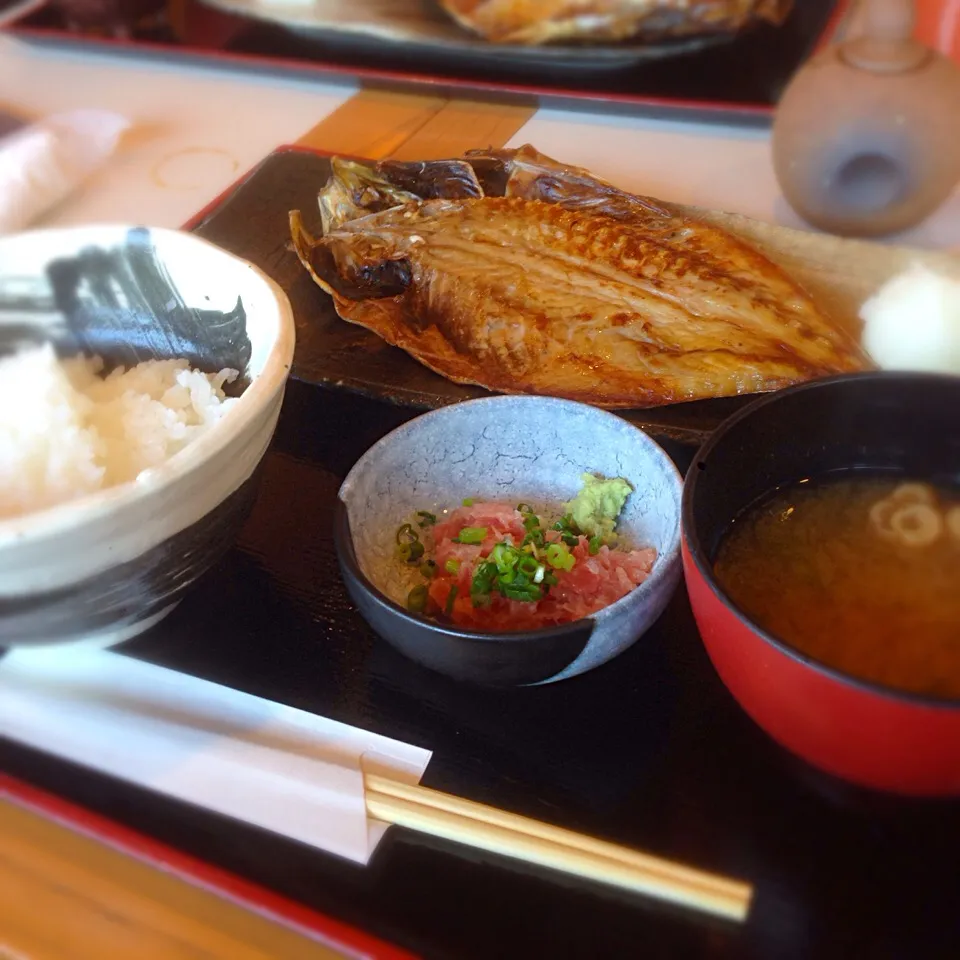 焼魚定食。デカイ鯵美味い。|niceupさん