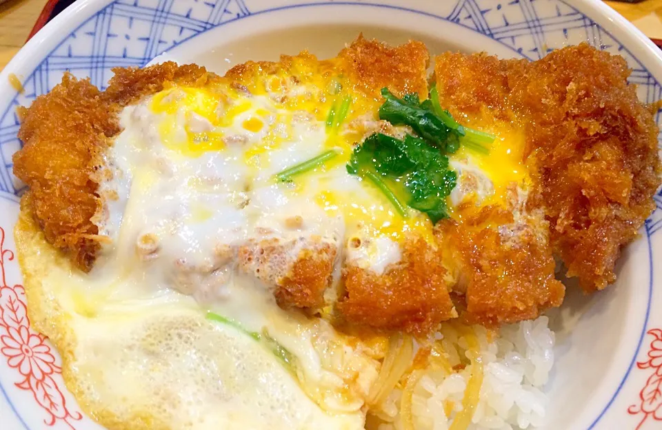 ロースかつ丼  まるや新橋|ヒロさん