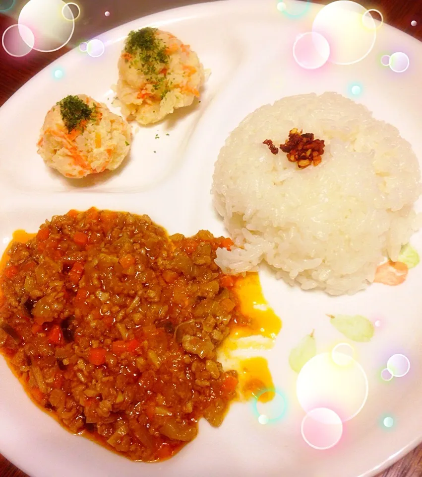 トマト🍅キーマカレー＆ポテトサラダ＊娘用(o^^o)|Makinsさん