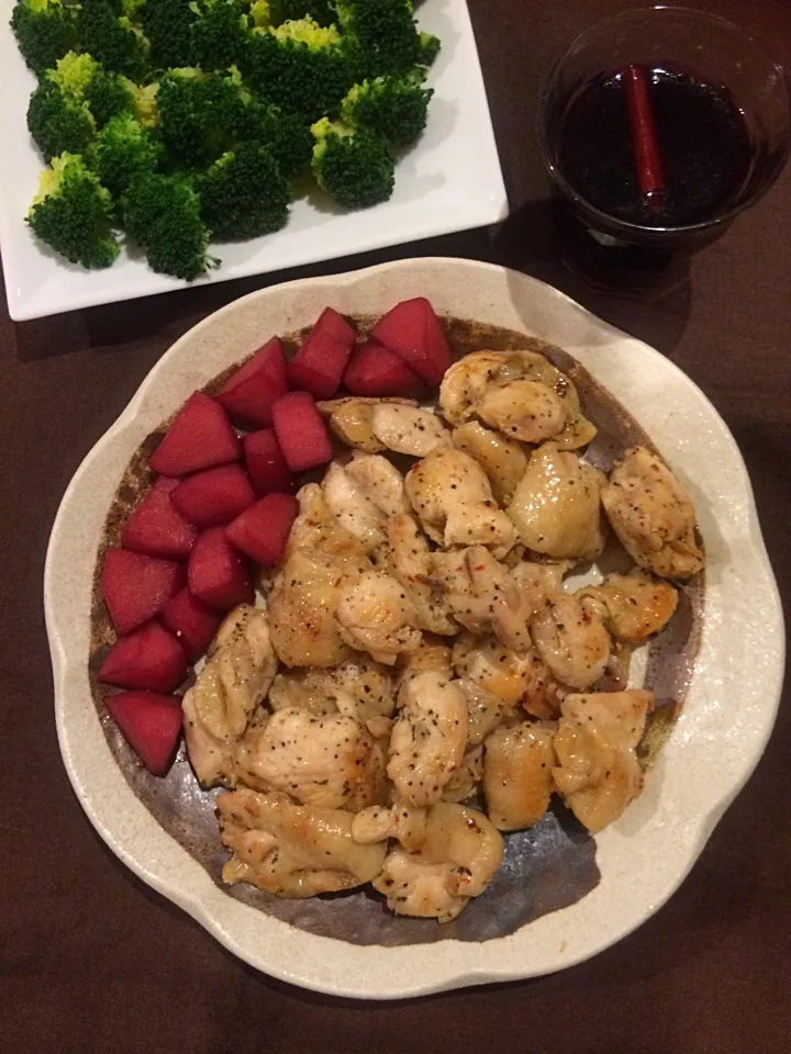 鶏肉レモン胡椒🍷ヴァンショーで使ったりんごをバターソテーしてみた😋🍎|acoさん