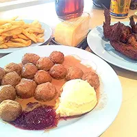 fries,meatballs,fried chicken #ikea|peterpepperさん