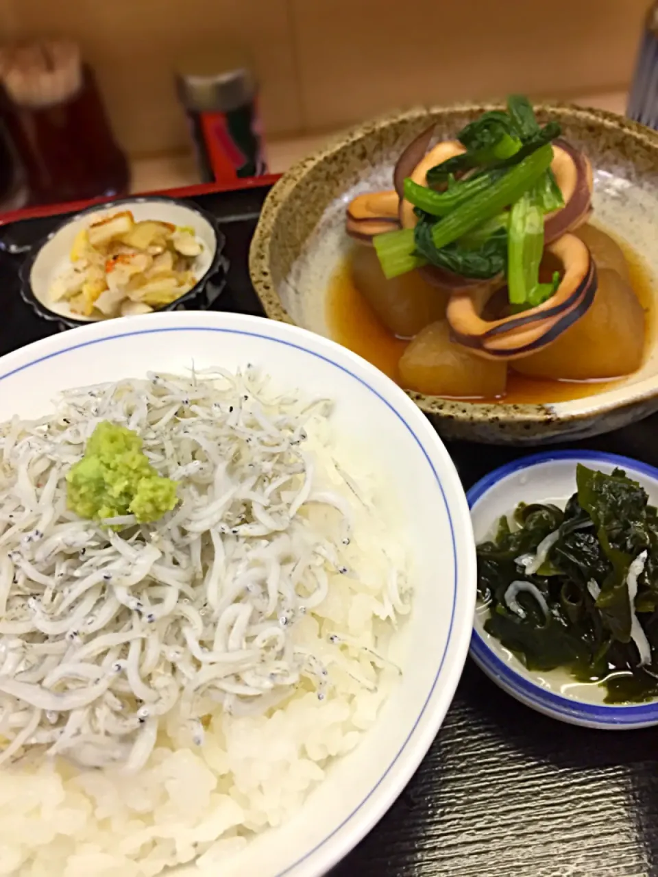 生しらす丼、烏賊と大根煮の定食|流線形さん