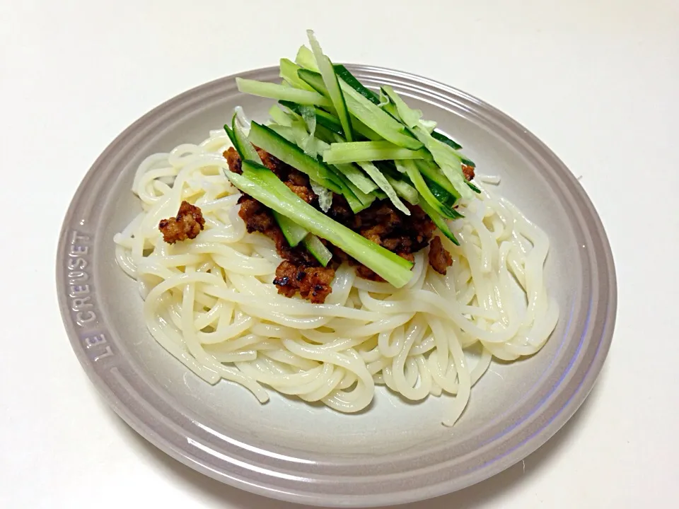 夫と私の共同作 肉味噌うどん|にゃろめさん