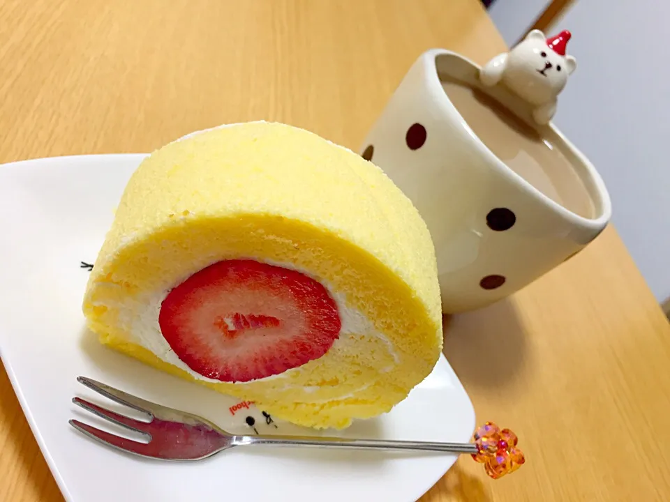 Snapdishの料理写真:ARROW  TREEのロールケーキ🎶「あまおうロール」|★クマ★さん