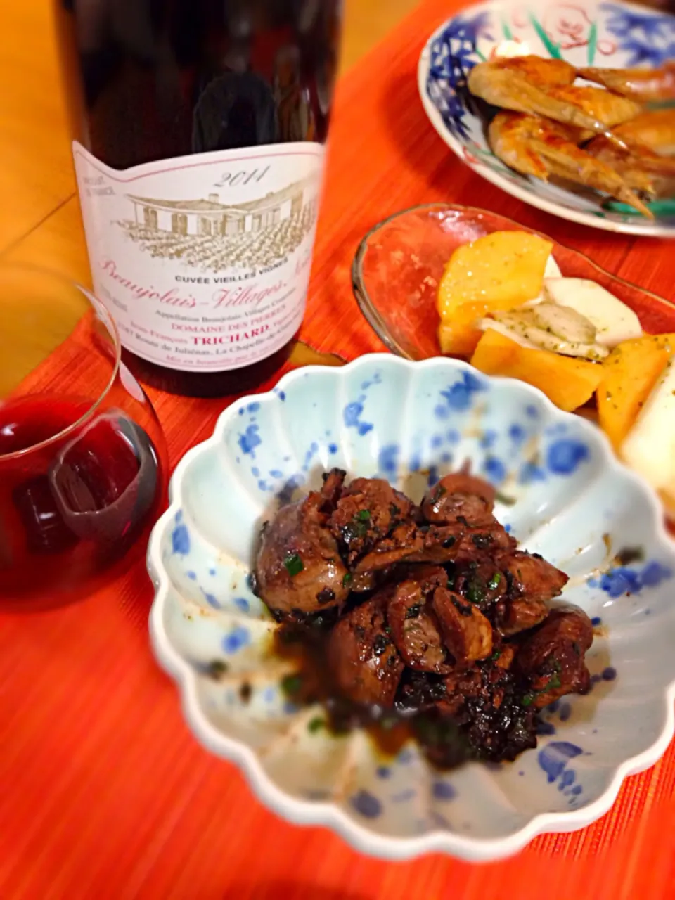 鶏レバーの赤ワイン煮。柿とカブラの和え物、手羽焼。Beaujolais Nouveau|kctreeさん