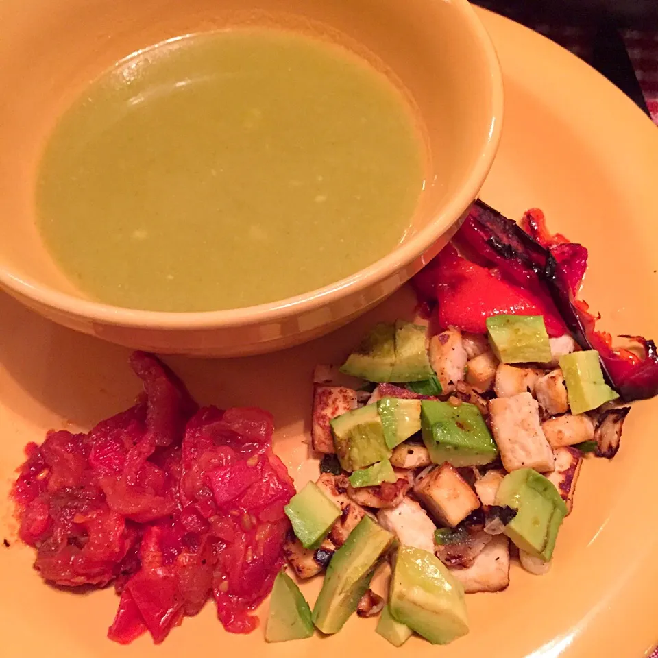 Oven roasted tomato, bell pepper, tofu and avocado with asparagus soup|victoria valerioさん