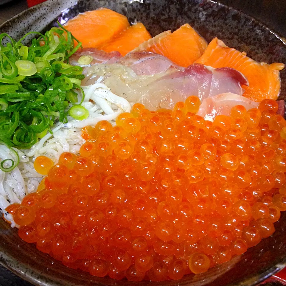 いくら丼|みっちょさん