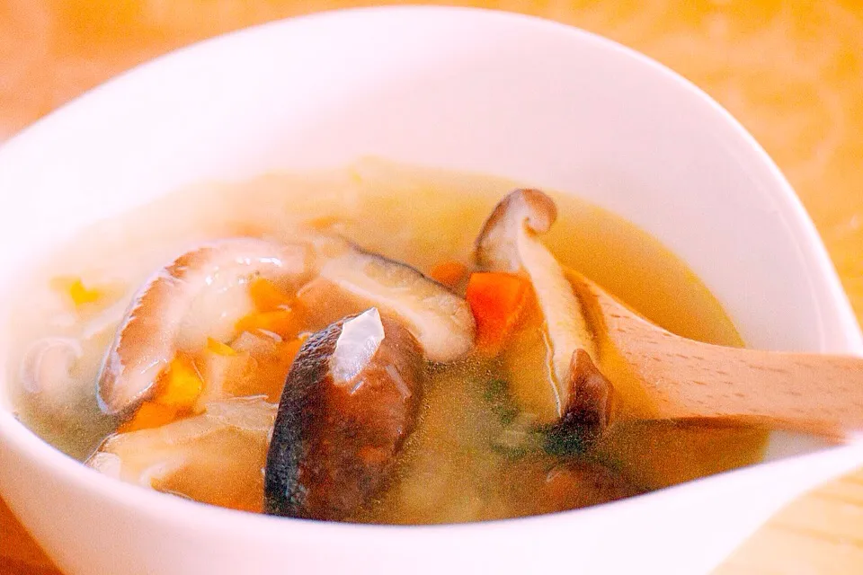 Veggie soup w shiitake mushrooms #vegan|Leahさん