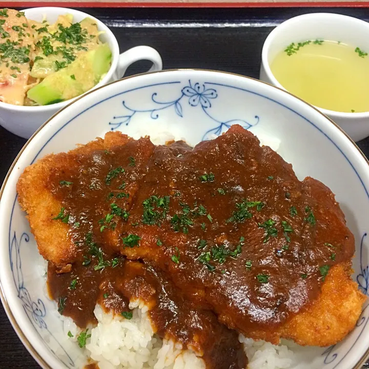 デミグラスソースカツ丼|Nobukazu Nakamuraさん