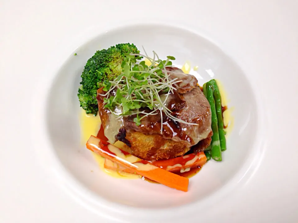 Snapdishの料理写真:Wild mushroom risotto served with prime rib and sautee veggies|Fred Matiasさん