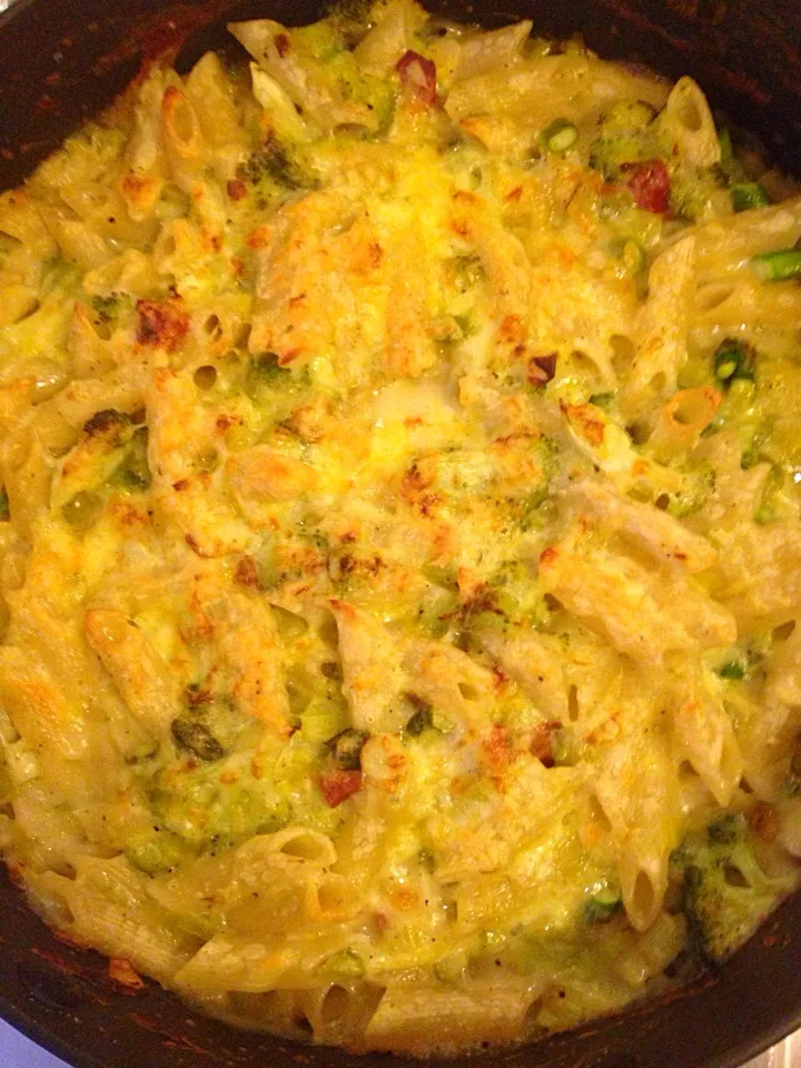 Creamy Brie Leek Broccoli and Asparagus Pasta Bake|Chrisy Hillさん