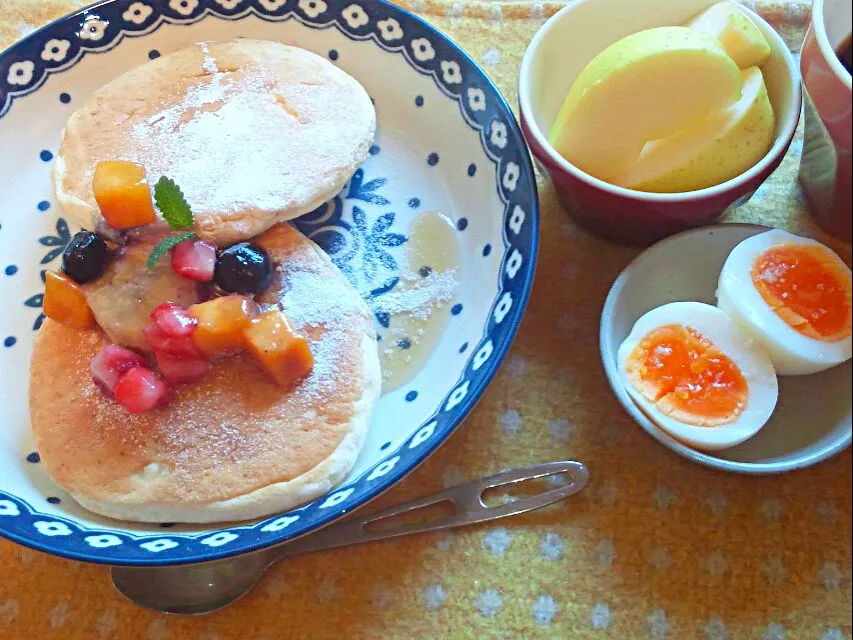 Snapdishの料理写真:日曜日の朝ごぱん　りんごが美味しい季節になりました♪|毎朝５時ラーⅡさん