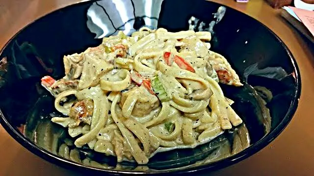 Snapdishの料理写真:Chicken Fettucine #Dinner #Diner #Pasta #chicken #Vegetable 🌟 🌟 🌟 🌟 🌟 Lagniappe Steak and Seafood 🐟 💦 🐟|Alisha GodsglamGirl Matthewsさん