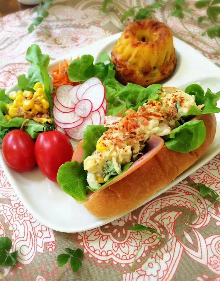 今日のランチは😋 野菜もりもりポテサラドッグとオリーブのサレ@home|chieさん