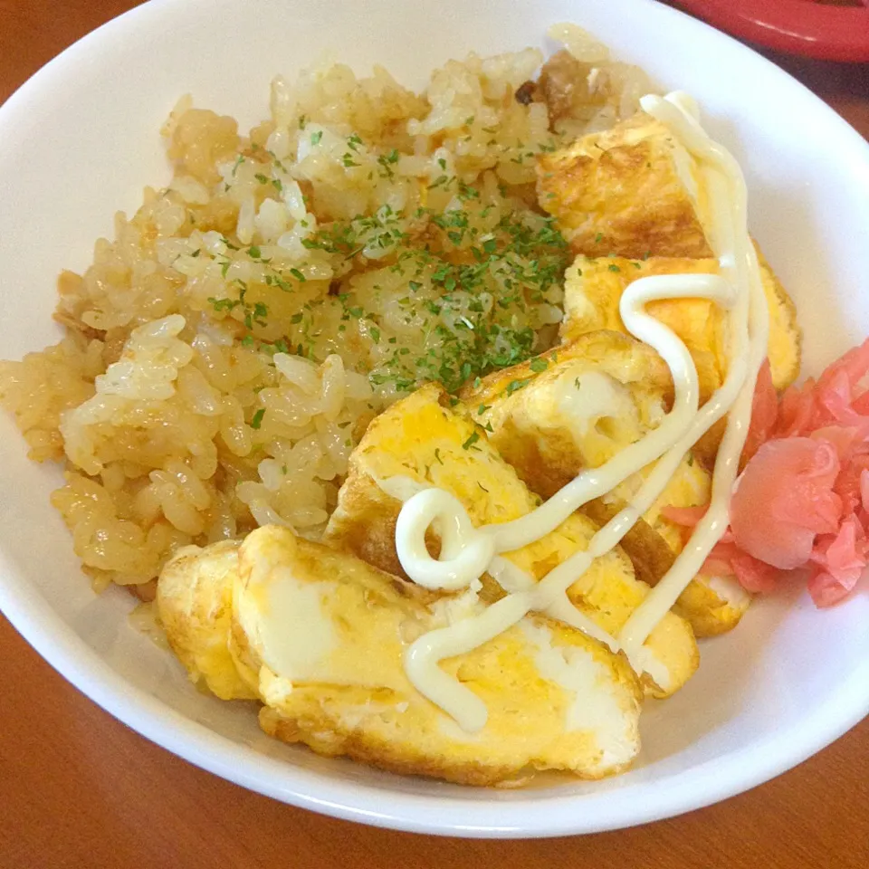 鶏そぼろ丼厚焼き卵のせ|慎ちゃまさん