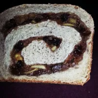 Apple pecan raisin brown sugar swirl bread|Dennis Secondclasscitizen Dipparyさん