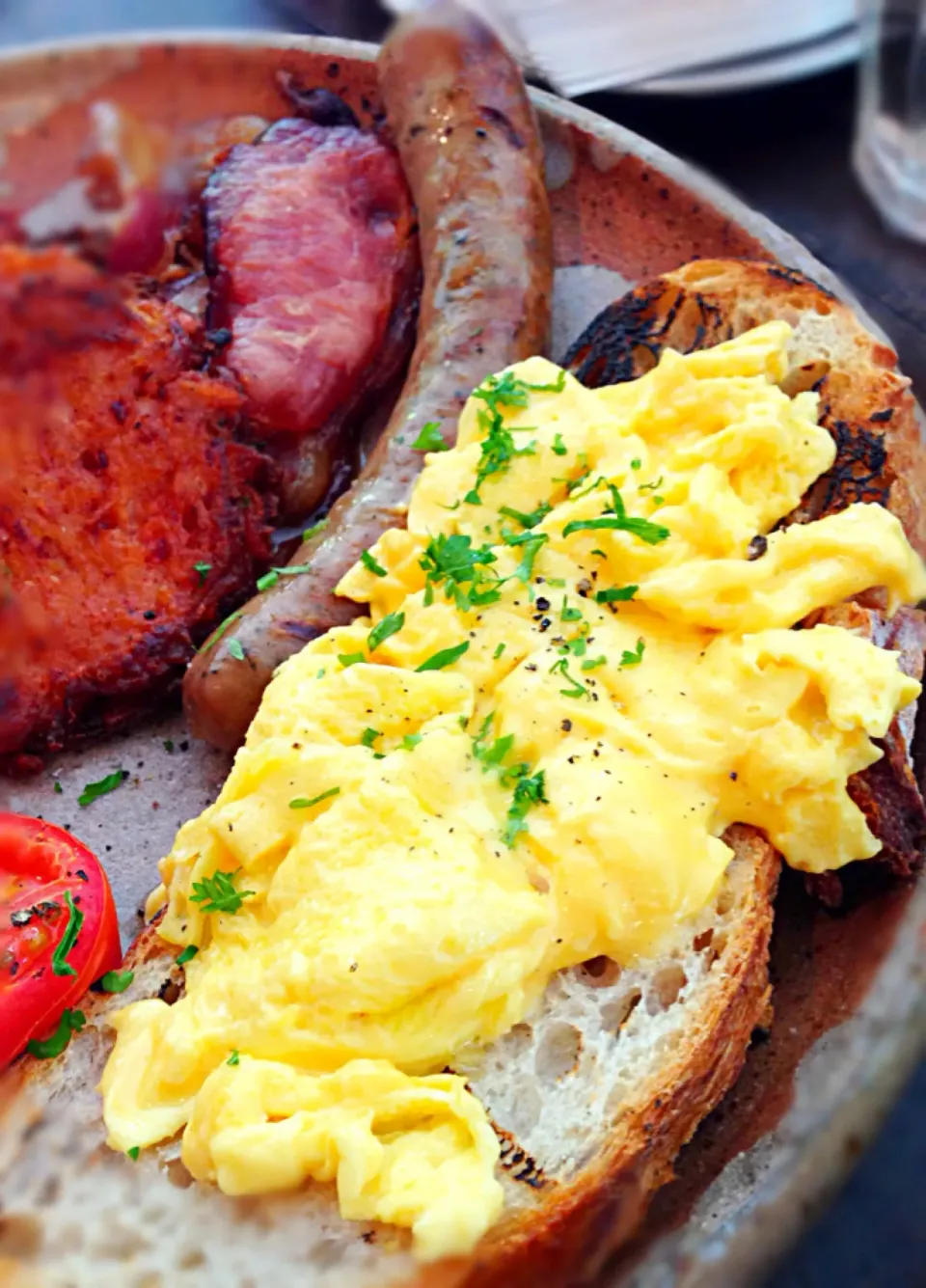 Scrambled eggs over sourdough, sausage@Common Man Coffee Roasters, Martin Rd|coxiella24さん