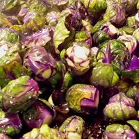 Simple Sautéed Farmer's Purple Brussel Sprouts with Olive Oil & Garlic|Y-vo Martinezさん