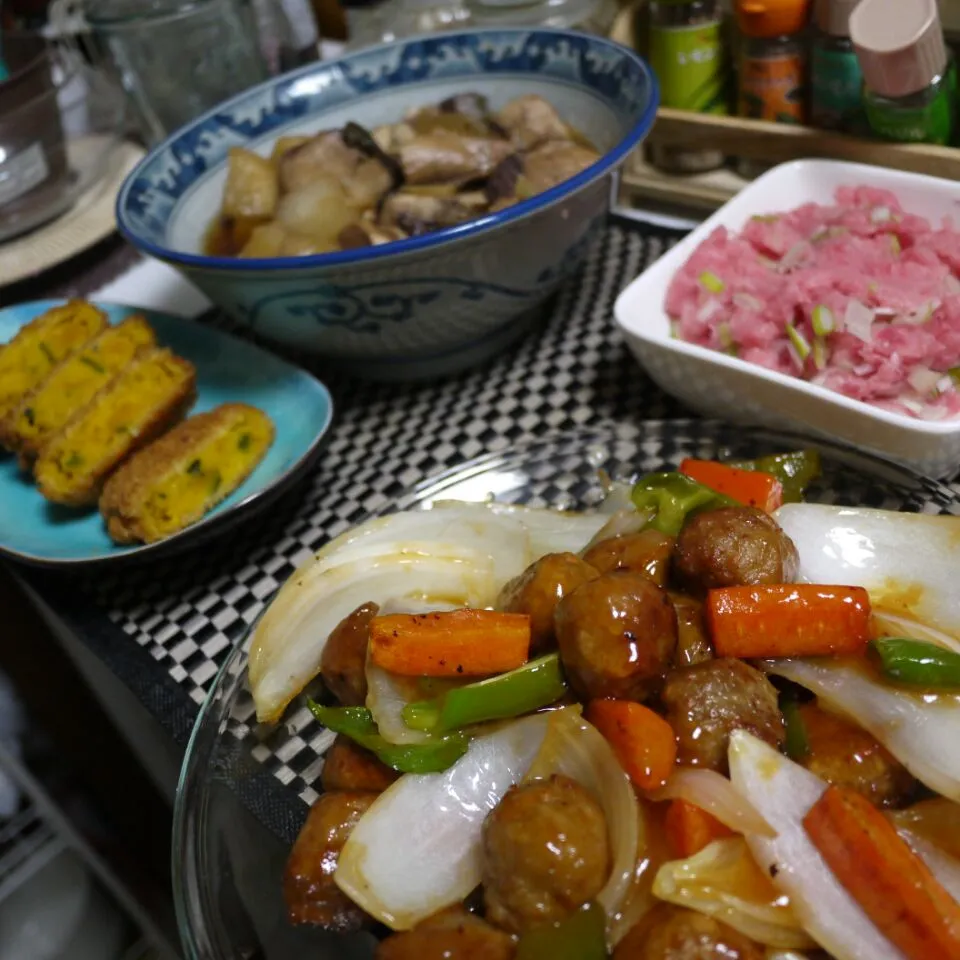 鶏団子の酢豚風  かぼちゃコロッケ  ネギトロ  ブリ大根|石川洋子さん