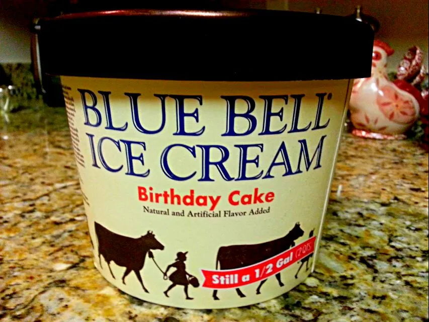 My Sister Bought #Ice Cream Blue Bell #Birthday Cake 🎂 Flavor It's My Cake Day 🎉 🎉 🎉|Alisha GodsglamGirl Matthewsさん