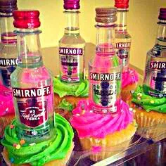 🎊🍰🎊Smirnoff Cupcakes 🎊🍰🎊for  Tonight's #Birthday Dinner #Alcohol #Cake/Pie 🍸🍰🎊🍸|Alisha GodsglamGirl Matthewsさん