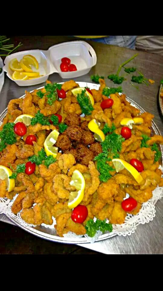 🎊🎊🎊My #Birthday Dinner Is Tonight #Family #Food #Friends #Fun We #CelebrateLife with #CelebrationOfFood 🎊🍰🎊 Fried #Seafood Platter Catered by Tucker's Seafood #|Alisha GodsglamGirl Matthewsさん