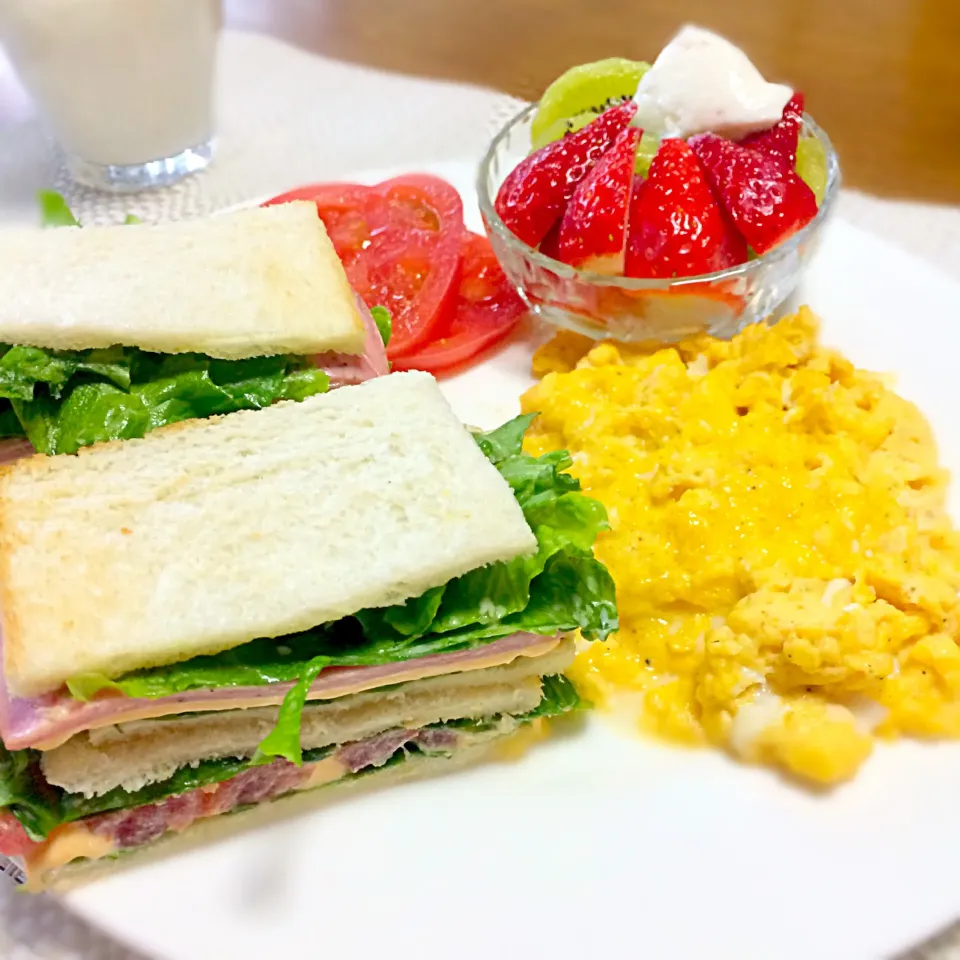 サンドウィッチモーニング🐔♡|🍎ゆかりんご🍎さん