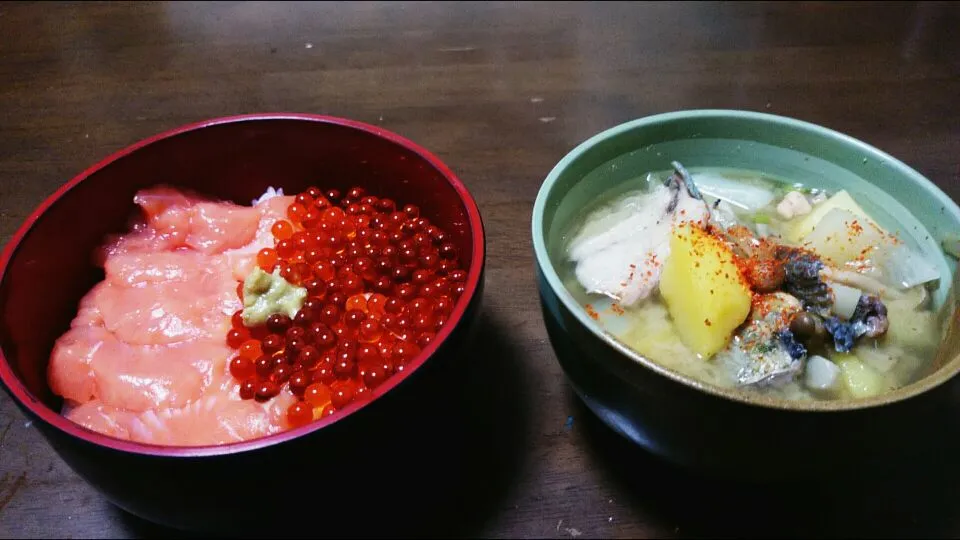 Snapdishの料理写真:アキアジ釣り上げましたのでルイベにして本当の親子丼🎵|Takashi Kouchiさん