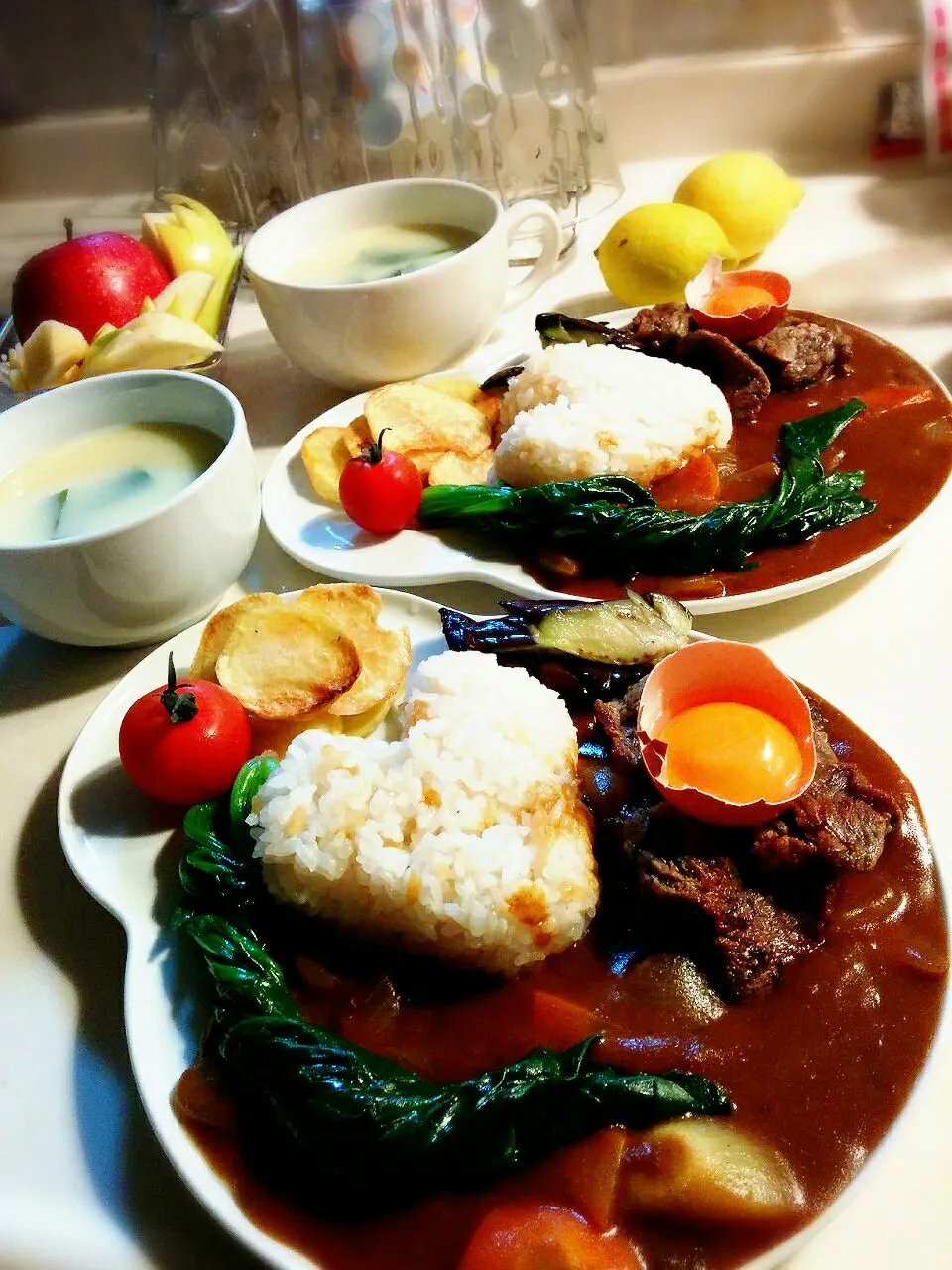 久しぶり、辛口カレーです~😋

*ラム肉の肩ロス*揚げ茄子* ボイル ほうれん草* フライドポテト

*コーンスープ(ワカメ入り)～😀|Iningさん