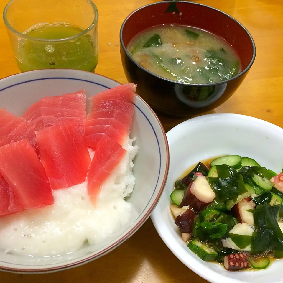 鉄火丼＊酢の物＊味噌汁|悠里さん