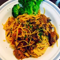 Garlic noodle with shaken beef|Sylvie Phamさん