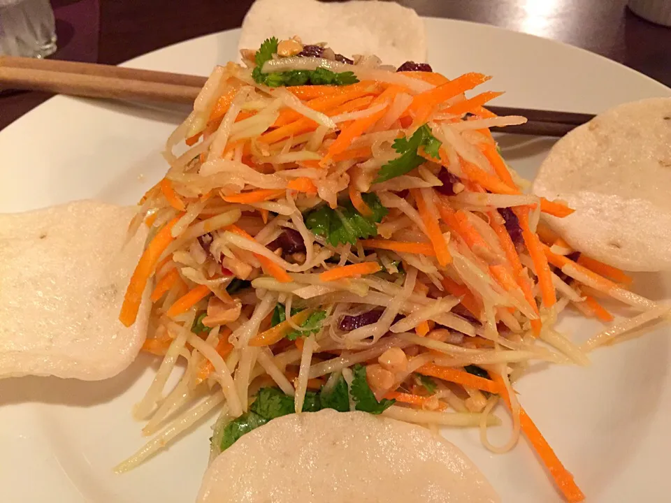 Papaya beef jerky salad|yeni kartikasariさん