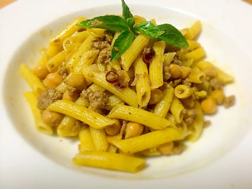 Snapdishの料理写真:Ground meat&chickpea penne curry flavor|Masakiさん