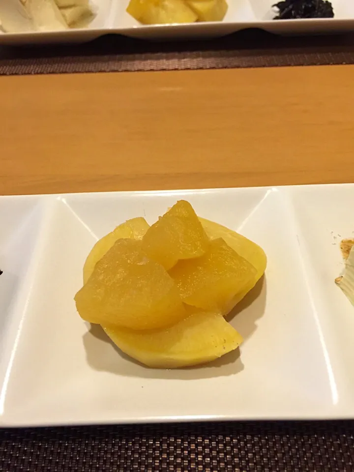 Snapdishの料理写真:サツマイモと林檎の蜂蜜煮|mintさん