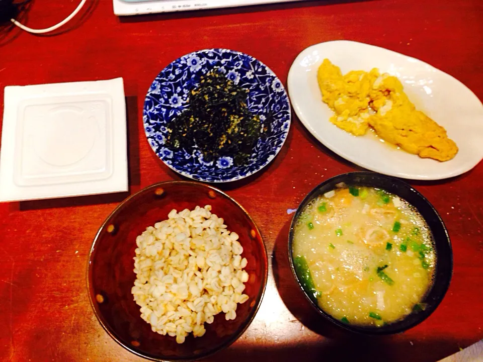 わかめ胡麻酢、大根みそしる、麦納豆、だしまき(水入れすぎた;^_^A)|あやのさん