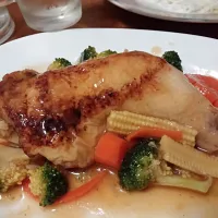 Snapdishの料理写真:ไก่อบเนย|Vorapoatさん