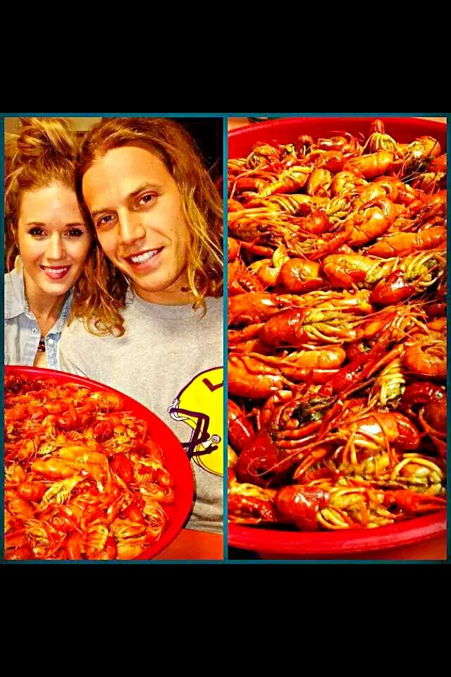 🎊💜Post Images My #Birthday Dinner 11/23 Lots of #Family #Foodies #Friends #Fun🎊💜Yes the Crawfish were there My Friends Enjoying Tucker's Seafood Catering #Louis|Alisha GodsglamGirl Matthewsさん