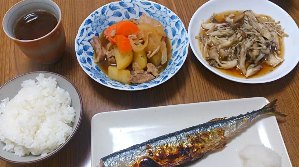 ・秋刀魚の塩焼き
・肉じゃが
・舞茸とえのき茸のマリネ|ようかんさん