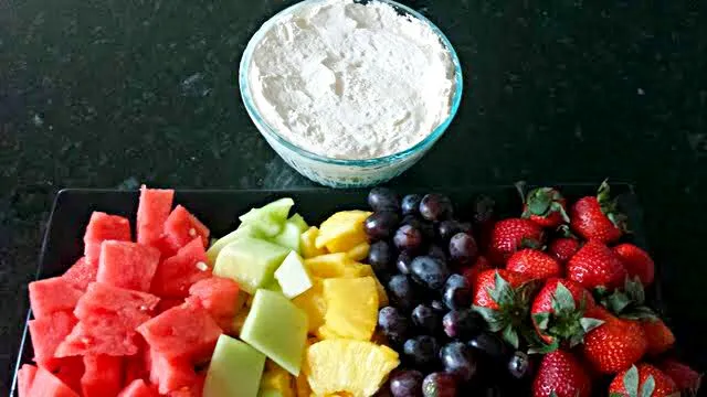 🎊💜Post Images My #Birthday Dinner 11/23 Lots of #Family #Foodies #Friends #Fun🎊💜 My Mom's Fruit Tray & Dip #Fruits #Party Trays #Appetizer|Alisha GodsglamGirl Matthewsさん